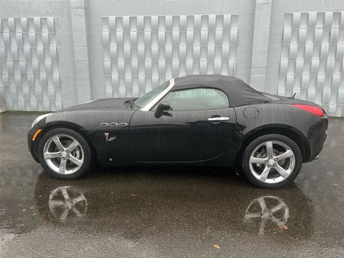 Used 2008 Pontiac Solstice GXP image 4