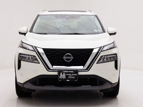Used 2023 Nissan Rogue SL w/ SL Premium Package image 4