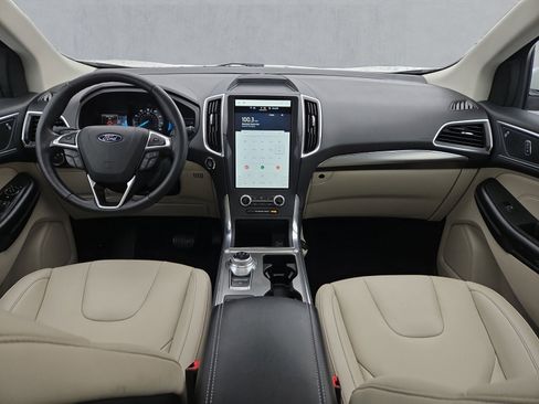 Certified 2022 Ford Edge Titanium w/ Class II Trailer Tow Package image 9