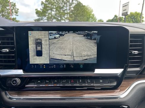 Used 2023 Chevrolet Silverado 1500 LT w/ Z71 Off-Road Package image 18