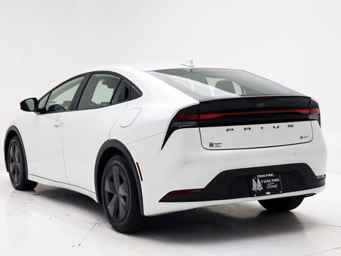 Used 2024 Toyota Prius LE image 7