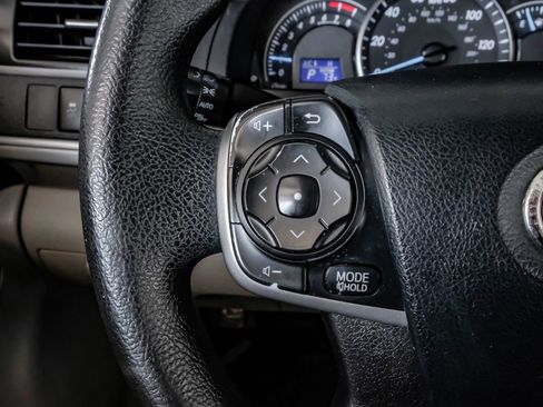 Used 2012 Toyota Camry LE image 16