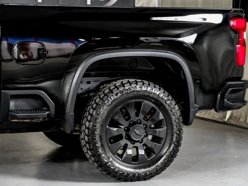 Used 2022 Chevrolet Silverado 2500 Custom w/ Custom Value Package AWD/4WD image 13