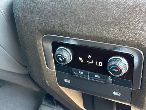 Used 2024 Chevrolet Suburban LT AWD/4WD image 19