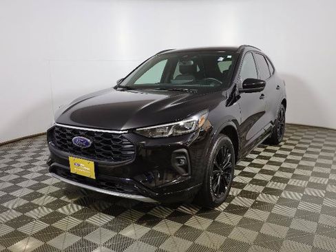 Certified 2025 Ford Escape ST-Line Elite w/ Premium Technology Package AWD/4WD image 3