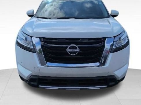 Used 2024 Nissan Pathfinder Platinum w/ Cargo Package AWD/4WD image 2