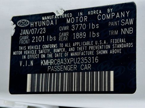 Used 2023 Hyundai Venue SEL w/ Cargo Package FWD image 17