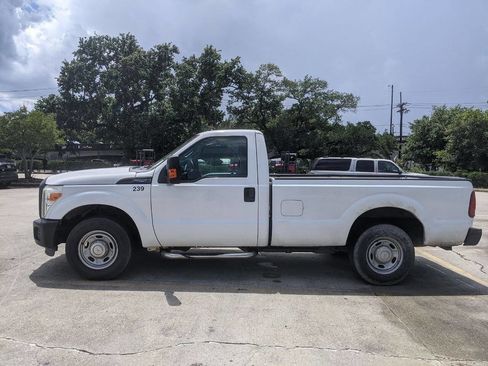 Used 2015 Ford F250 XL w/ Power Equipment Group RWD image 4