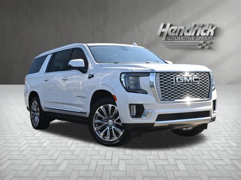 Used 2021 GMC Yukon XL Denali w/ Denali Premium Package AWD/4WD image 2