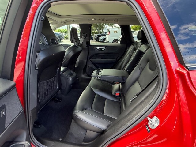 Used 2024 Volvo XC60 B5 Core AWD/4WD image 15