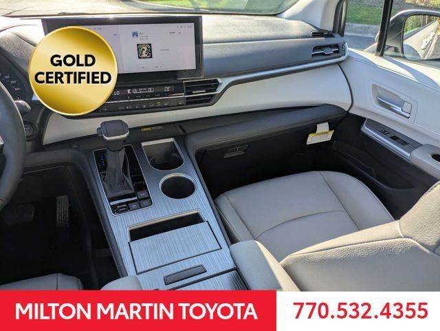 Certified 2026 Toyota Sienna XLE FWD image 19