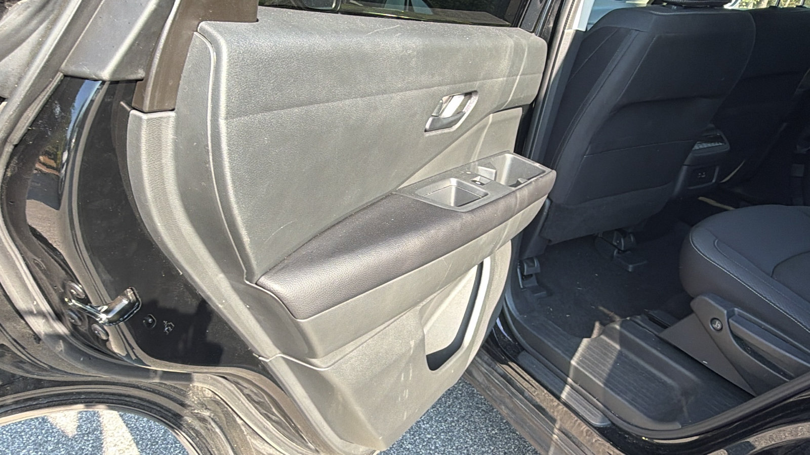 Used 2024 Nissan Pathfinder SV AWD/4WD image 23