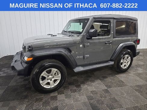 Used 2019 Jeep Wrangler Sport AWD/4WD image 6