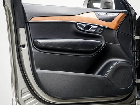 Used 2020 Volvo XC90 T8 Inscription image 32