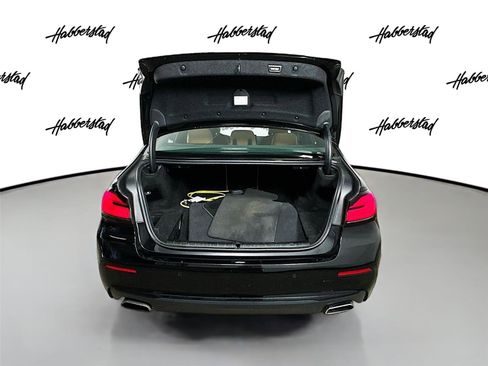 Used 2023 BMW 530e xDrive w/ Premium Package image 28