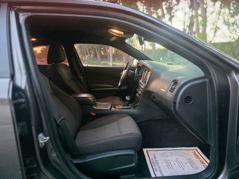 Used 2017 Dodge Charger SE RWD image 35