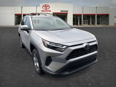 Certified 2022 Toyota RAV4 XLE AWD/4WD image 3