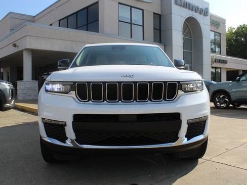 Used 2020 Jeep Grand Cherokee Limited AWD/4WD image 10
