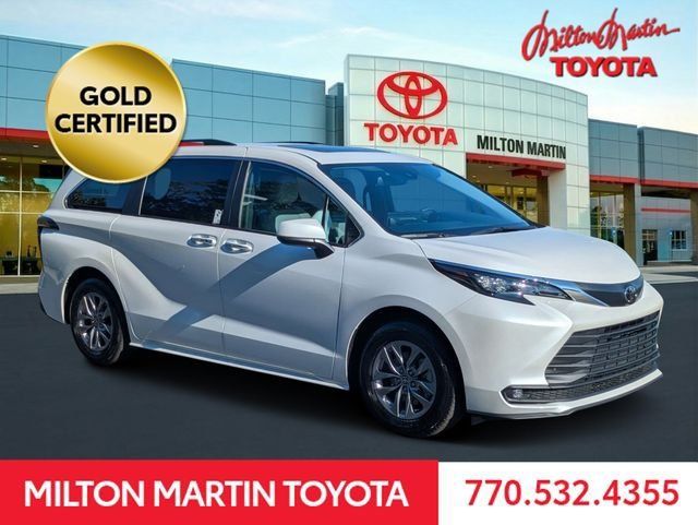 Certified 2026 Toyota Sienna XLE FWD image 1