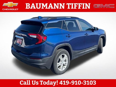 Used 2023 GMC Terrain SLE w/ Driver Convenience Package FWD image 3
