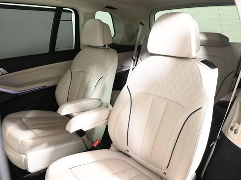 Used 2020 BMW X7 xDrive40i w/ Premium Package AWD/4WD image 4