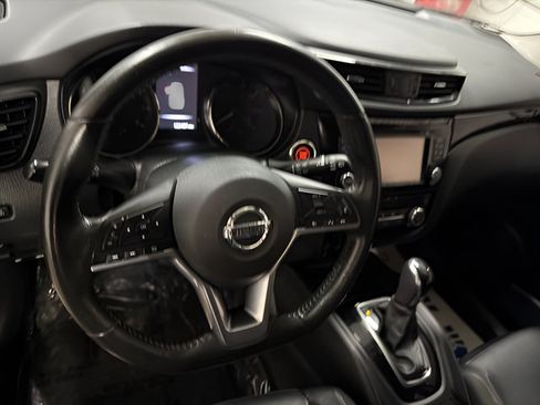 Used 2017 Nissan Rogue Sport SL w/ SL Premium Package AWD/4WD image 18