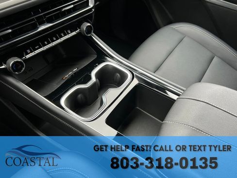 Used 2025 Chevrolet Traverse LT AWD/4WD image 50