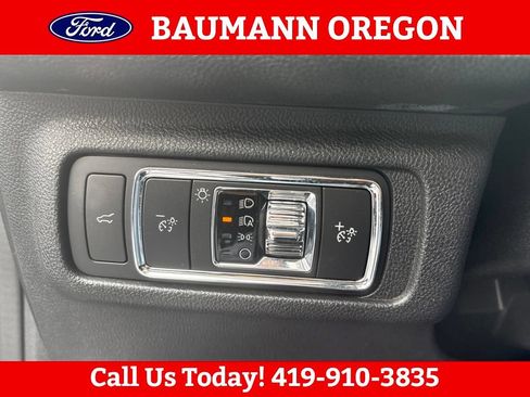 Used 2022 Lincoln Corsair AWD w/ Premium Package image 19