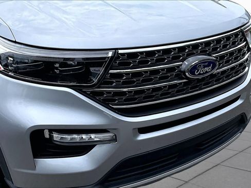 Used 2022 Ford Explorer XLT w/ Equipment Group 202A RWD image 30