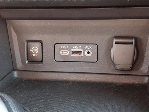 Certified 2024 Nissan Sentra SR FWD image 25