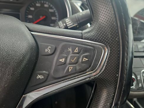Used 2020 Chevrolet Malibu LT FWD image 17