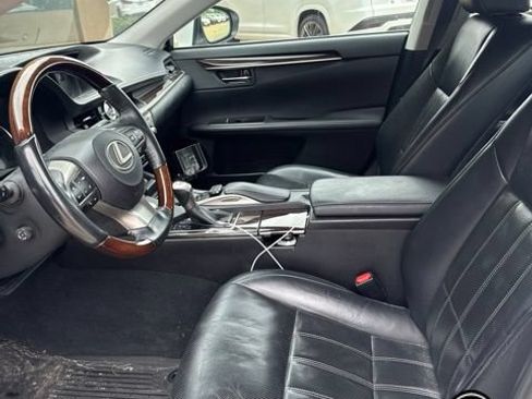 Used 2016 Lexus ES 350 w/ Luxury Package w/Wood Trim FWD image 6