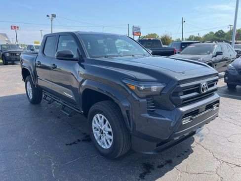 Used 2026 Toyota Tacoma SR5 AWD/4WD image 3