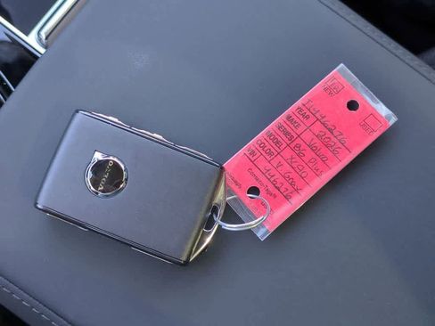 Used 2026 Volvo XC90 B6 Plus w/ Protection Package Premier image 33