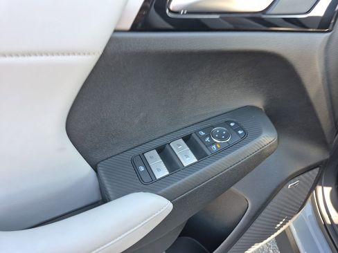 New 2026 Mitsubishi Outlander SE image 42