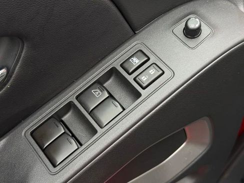Certified 2025 Nissan Frontier SV RWD image 20