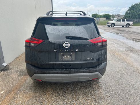 Used 2021 Nissan Rogue SV w/ Premium Package FWD image 6