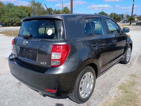 Used 2010 Scion xD image 3