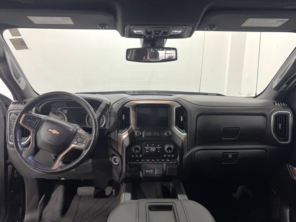 Used 2022 Chevrolet Silverado 1500 High Country w/ Safety Package II AWD/4WD image 2