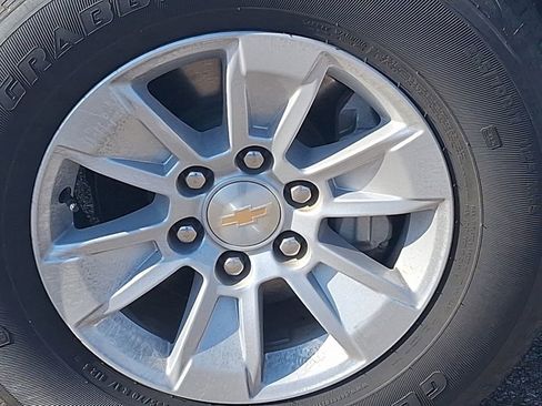 Used 2025 Chevrolet Silverado 1500 LT image 16