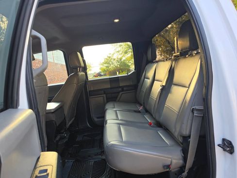 Used 2019 Ford F250 XL w/ Power Equipment Group AWD/4WD image 16