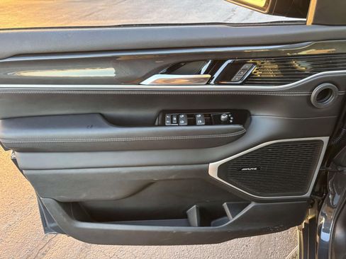 Used 2022 Jeep Wagoneer Series I image 13