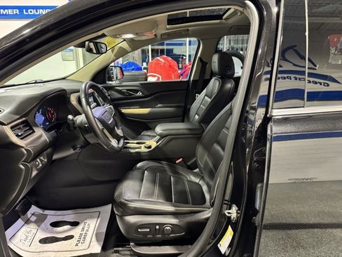 Used 2017 GMC Acadia Denali w/ Technology Package image 8