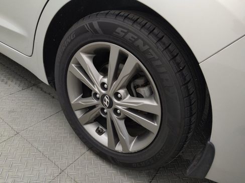 Used 2018 Hyundai Elantra SEL FWD image 31
