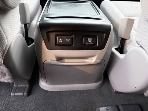 Used 2020 Toyota Sienna LE image 24