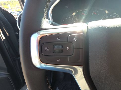 Used 2023 Chevrolet Blazer LT w/ Sound & Technology Package FWD image 18