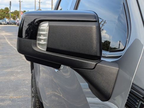 Used 2023 GMC Sierra 1500 AT4 w/ AT4 Premium Package AWD/4WD image 11