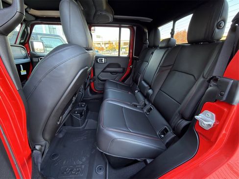 New 2025 Jeep Gladiator Rubicon image 20