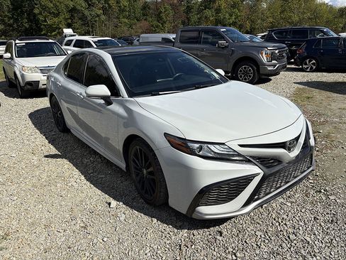 Used 2022 Toyota Camry XSE image 4