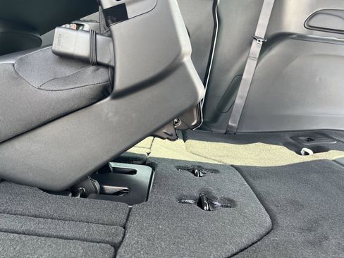 New 2026 Chrysler Pacifica Select image 51